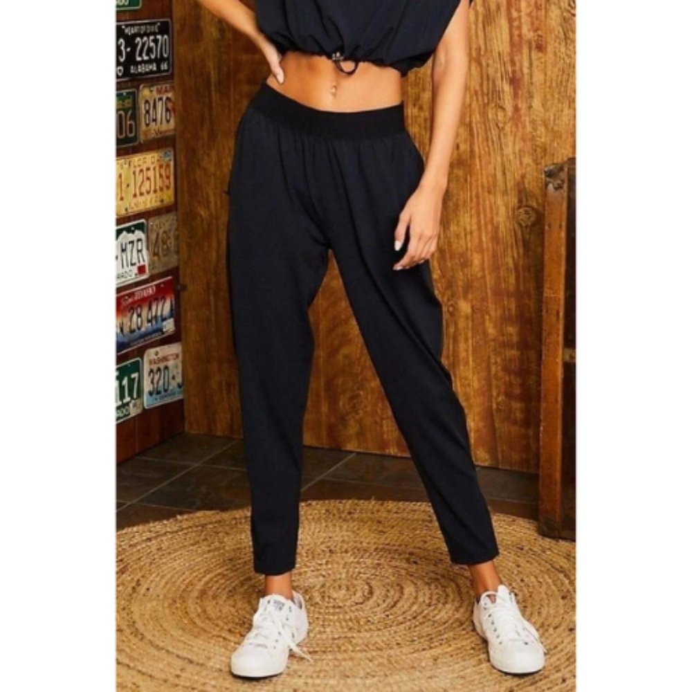 Women’s Black Waist Elastic Band Side Zipper Pocket Contrast Mesh Pants